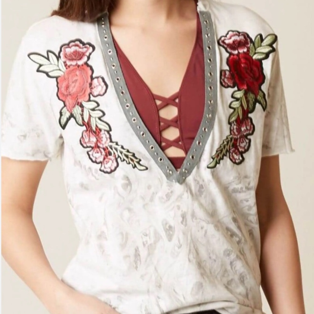 NWT AFFLICTION Rose Vine V Cut T Shirt - Picture 3 of 9